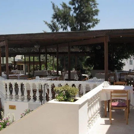 青铜酒店 3* 博德鲁姆