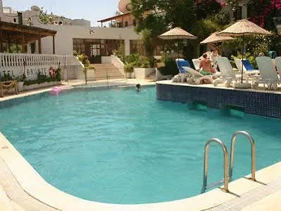 Bronze Hotel